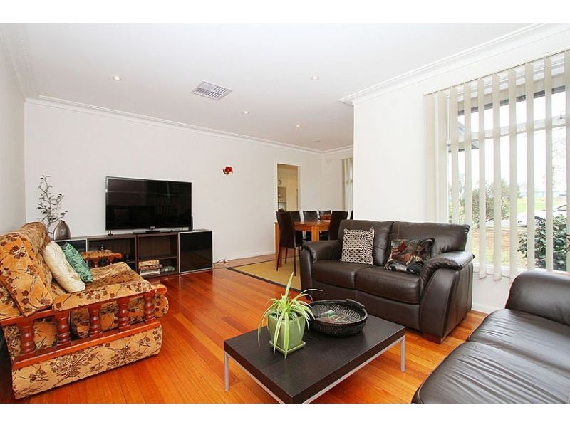 12 Strathaird Street, Strathmore VIC 3041