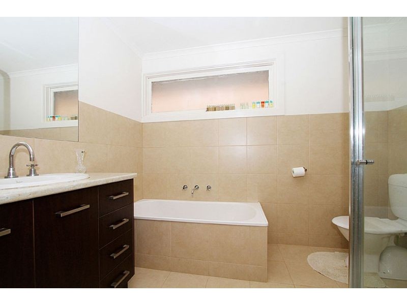 12 Strathaird Street, Strathmore VIC 3041