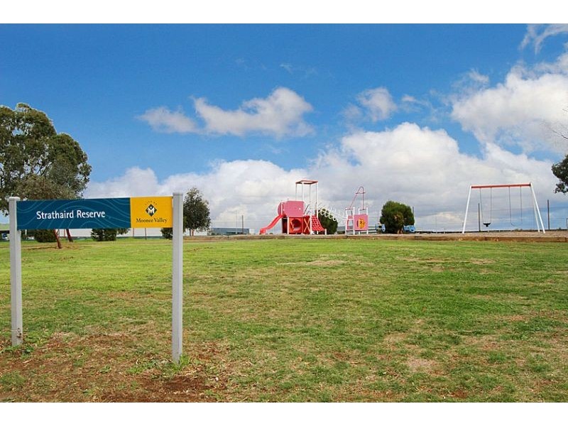12 Strathaird Street, Strathmore VIC 3041