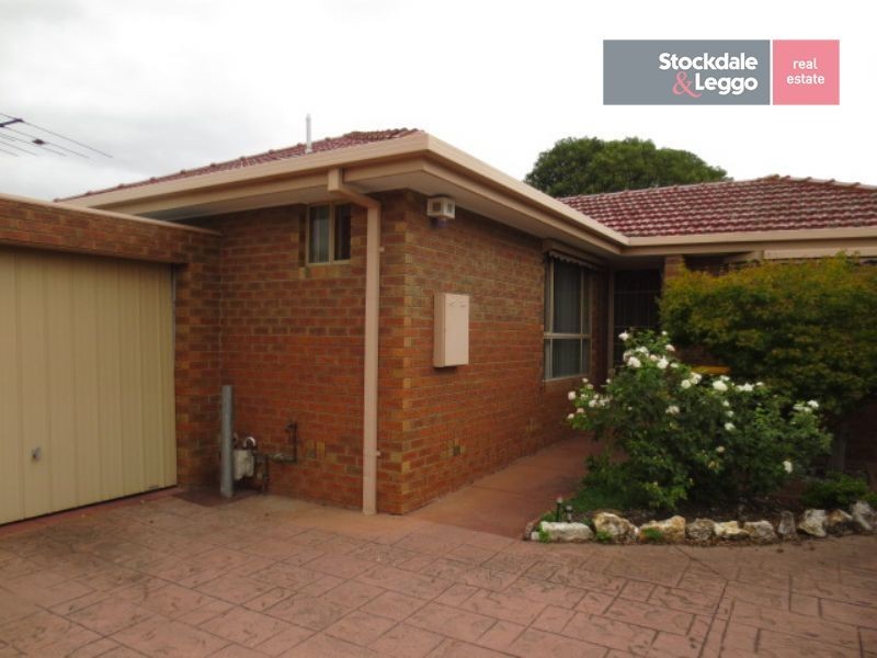 2/65 Mascoma Street, Strathmore VIC 3041