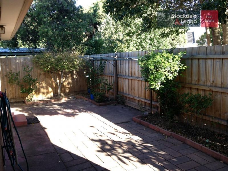 2/65 Mascoma Street, Strathmore VIC 3041