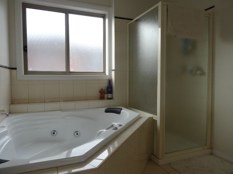 106 Gowanbrae Drive, Gowanbrae VIC 3043