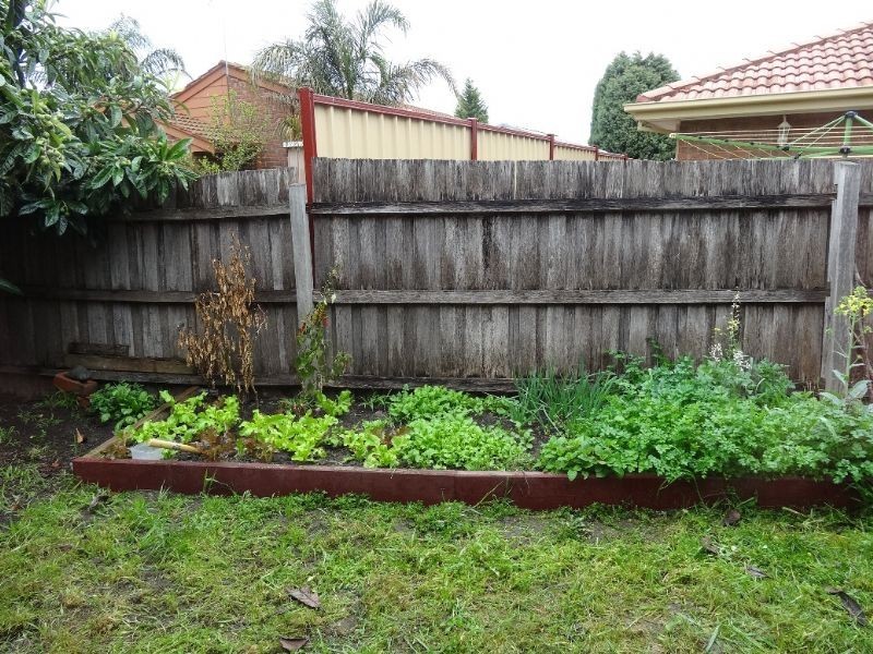 2/16 Coorong Court, Meadow Heights VIC 3048