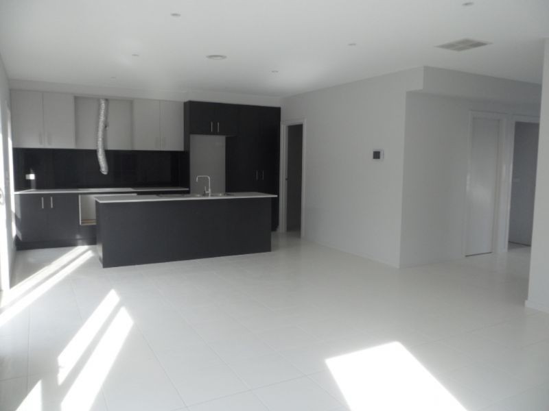 2/151 Durham Road, Sunshine VIC 3020