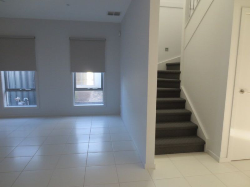 2/151 Durham Road, Sunshine VIC 3020
