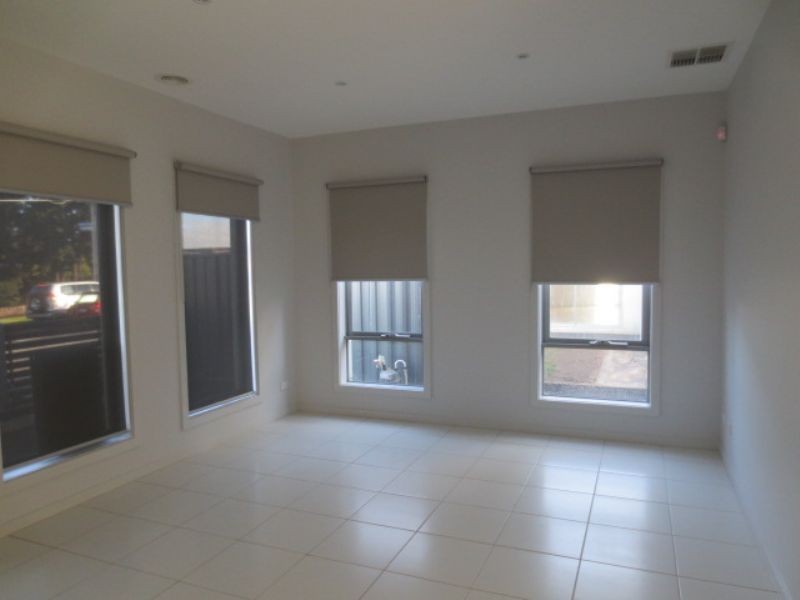 2/151 Durham Road, Sunshine VIC 3020
