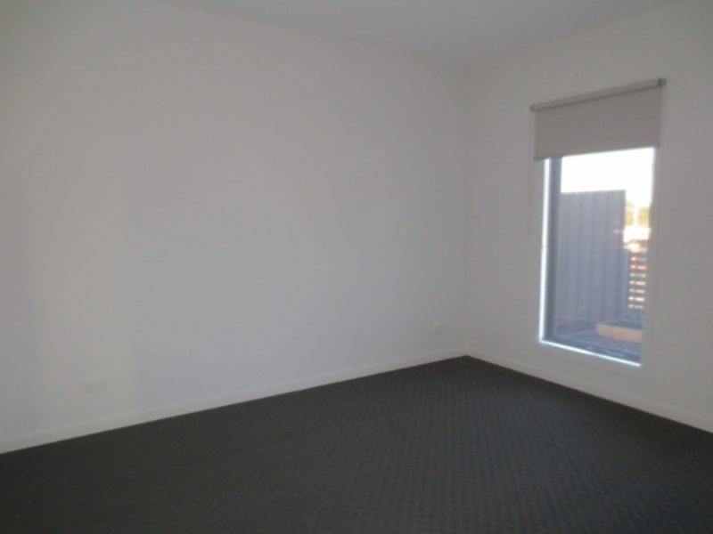 2/151 Durham Road, Sunshine VIC 3020