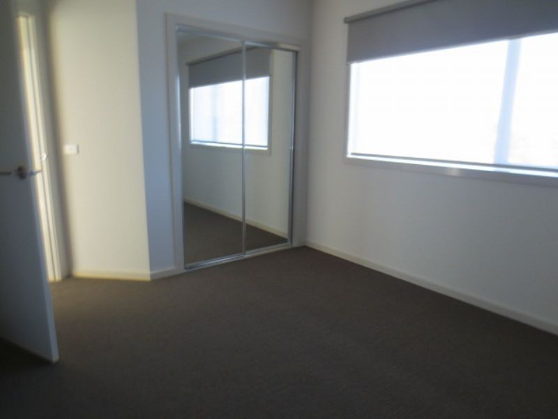 2/151 Durham Road, Sunshine VIC 3020