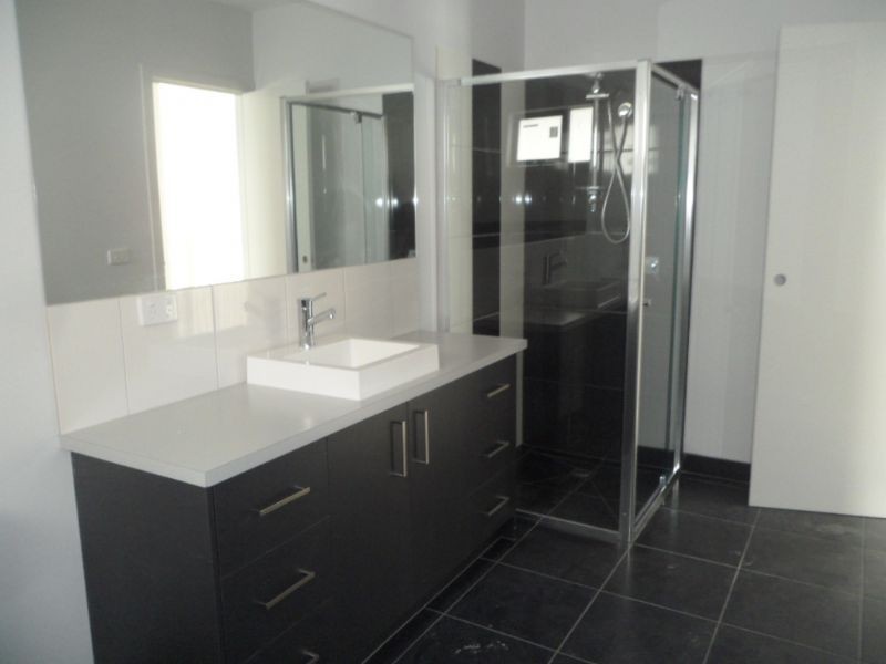 2/151 Durham Road, Sunshine VIC 3020