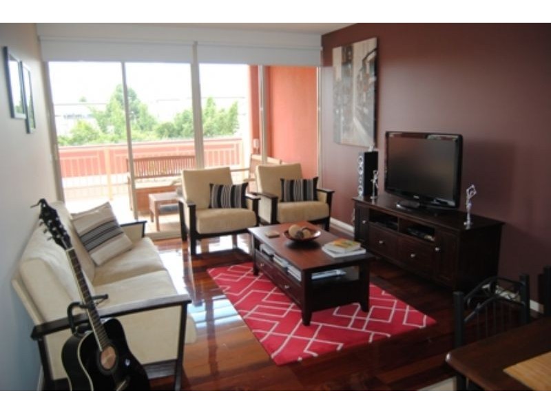 211/77 Village Way, Maribyrnong VIC 3032