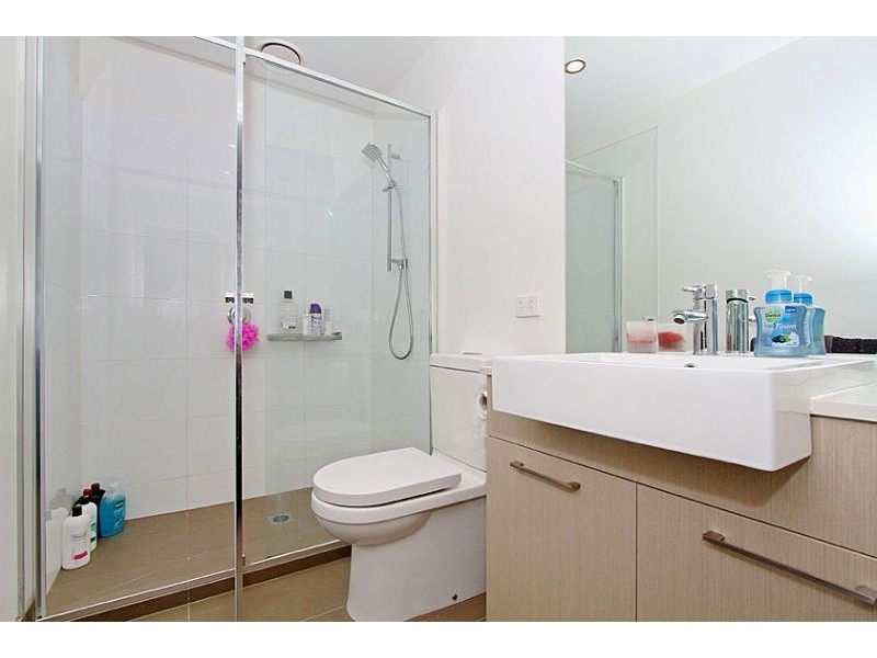 302/32 La Scala Avenue, Maribyrnong VIC 3032