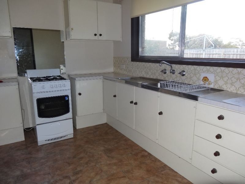 16 Bellara Crescent, Kealba VIC 3021