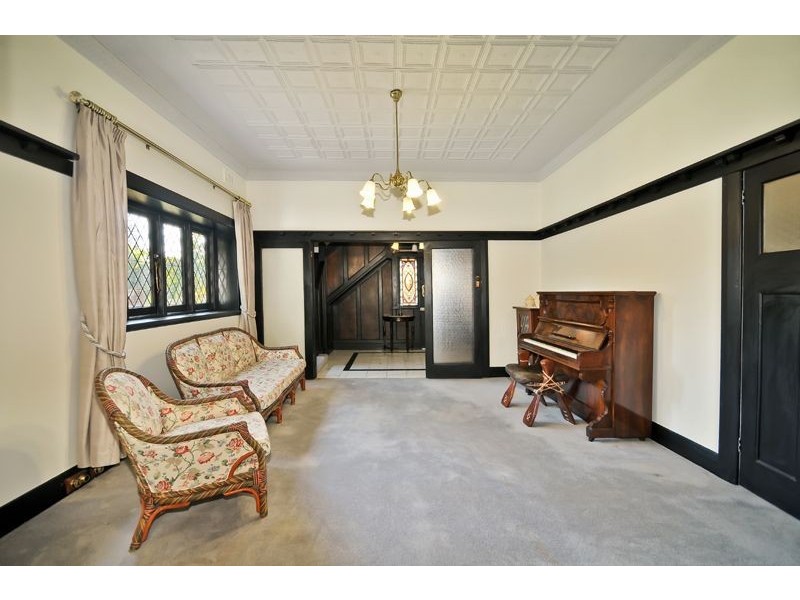 213 Napier Street, Essendon VIC 3040