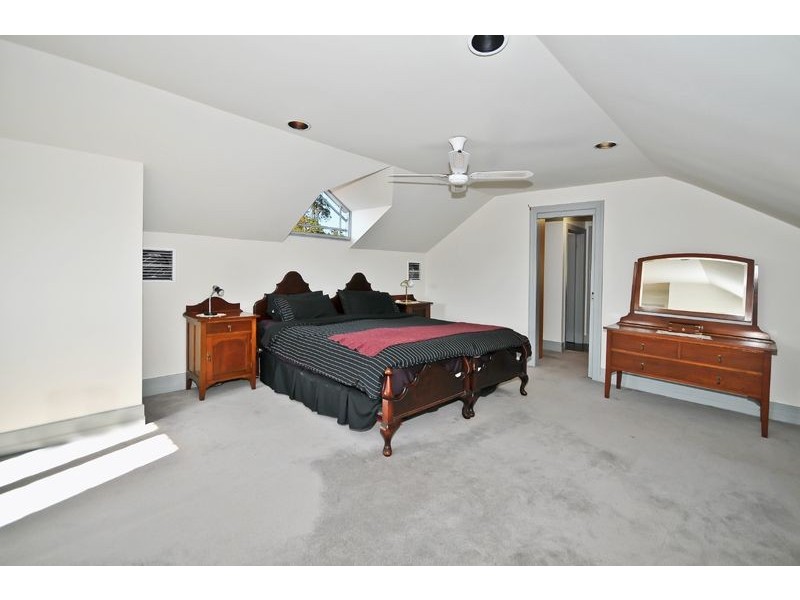 213 Napier Street, Essendon VIC 3040