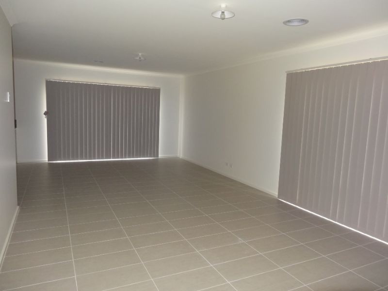 10 Cleeland Court, Roxburgh Park VIC 3064