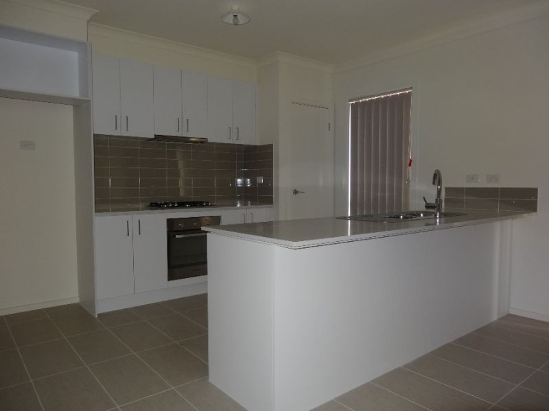 10 Cleeland Court, Roxburgh Park VIC 3064