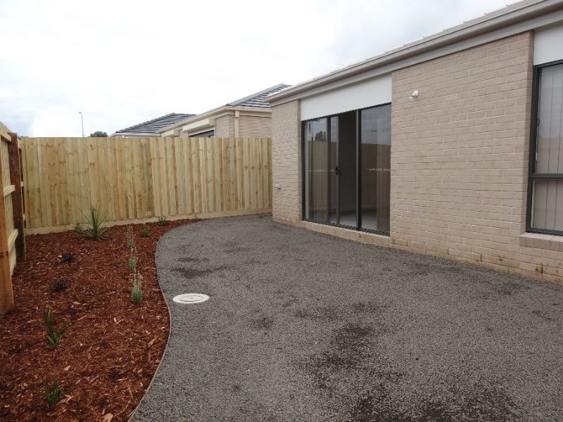 10 Cleeland Court, Roxburgh Park VIC 3064