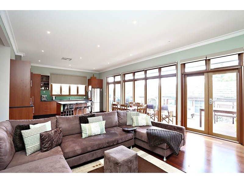 58 Carnarvon Road, Strathmore VIC 3041