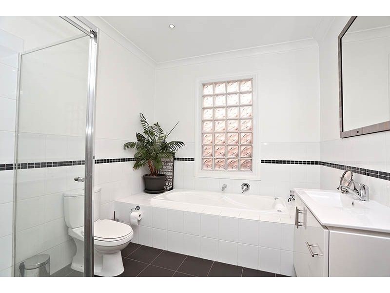 58 Carnarvon Road, Strathmore VIC 3041