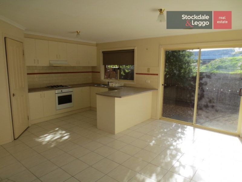 2/42 Collier Court, Strathmore Heights VIC 3041