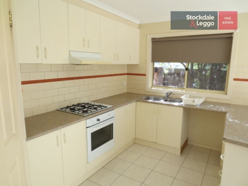 2/42 Collier Court, Strathmore Heights VIC 3041