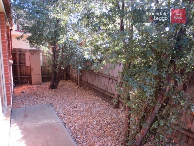 2/42 Collier Court, Strathmore Heights VIC 3041
