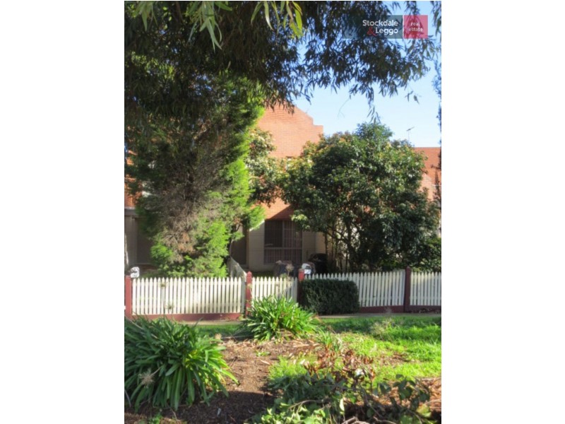 15/2a Cameron Road, Essendon VIC 3040