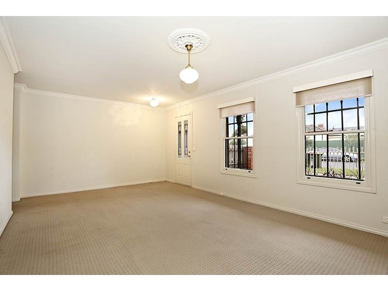 2C Doncaster Street, Ascot Vale VIC 3032