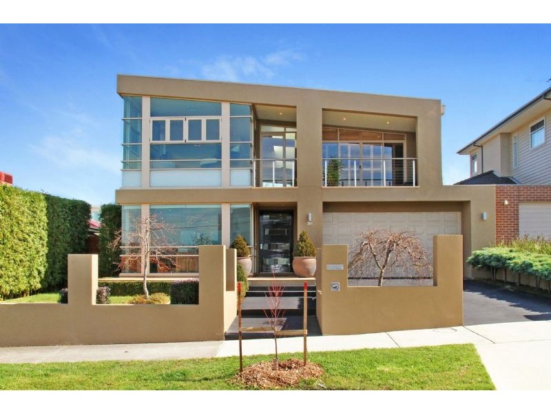 38 Brunel Street, Aberfeldie VIC 3040