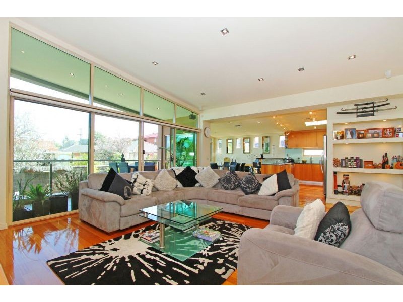 38 Brunel Street, Aberfeldie VIC 3040