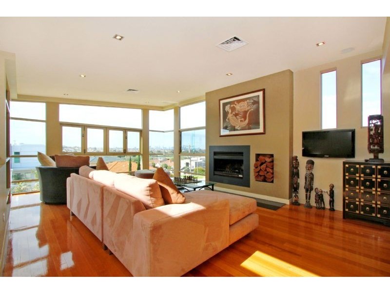 38 Brunel Street, Aberfeldie VIC 3040