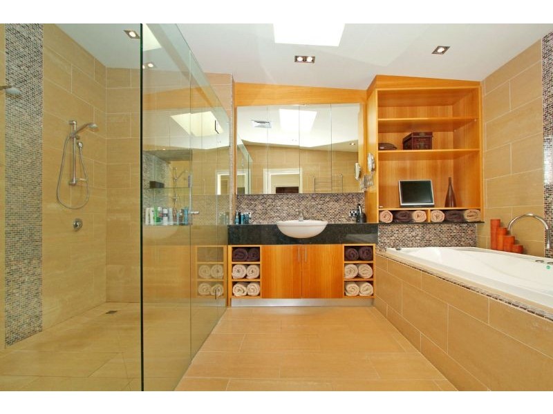 38 Brunel Street, Aberfeldie VIC 3040