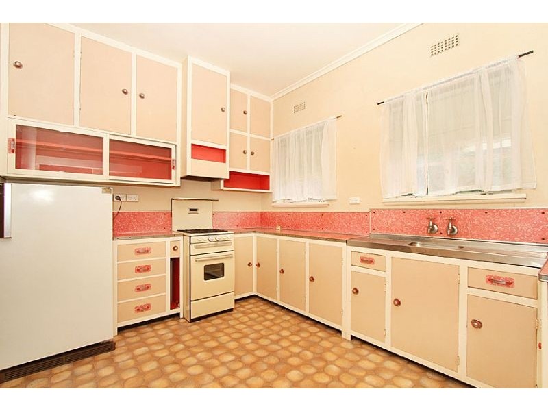 7 Houston Avenue, Strathmore VIC 3041