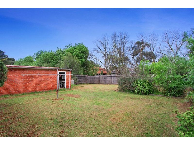 7 Houston Avenue, Strathmore VIC 3041