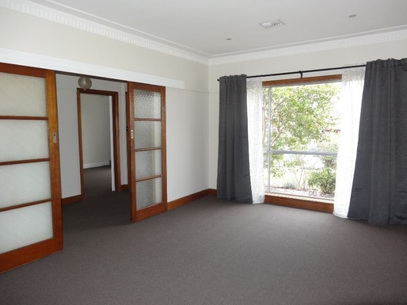 38 York Street, Strathmore VIC 3041