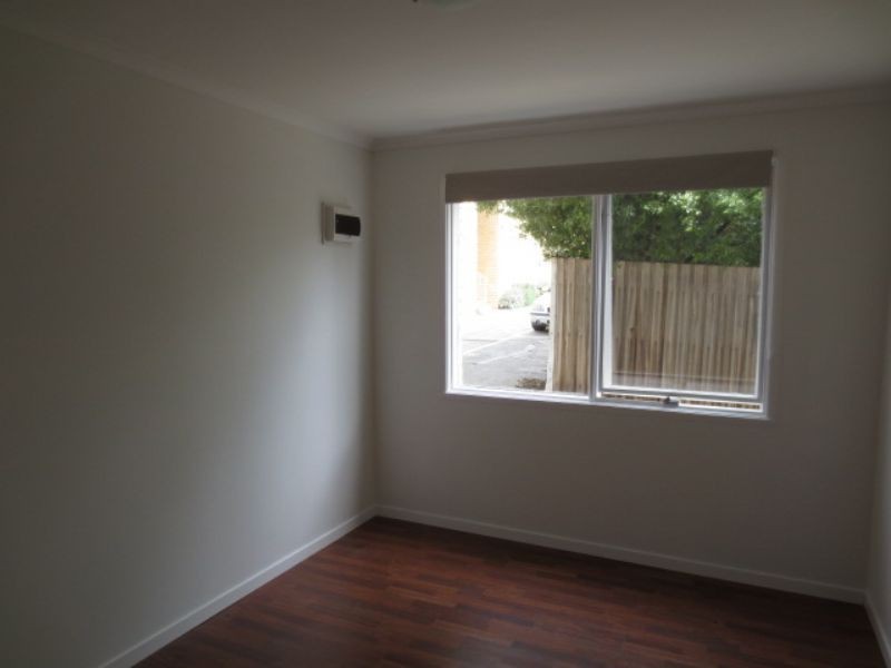 10/2 Berry Street, Essendon North VIC 3041