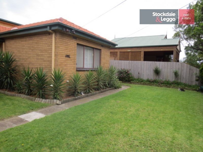 Rear/1 Melissa Street, Strathmore VIC 3041