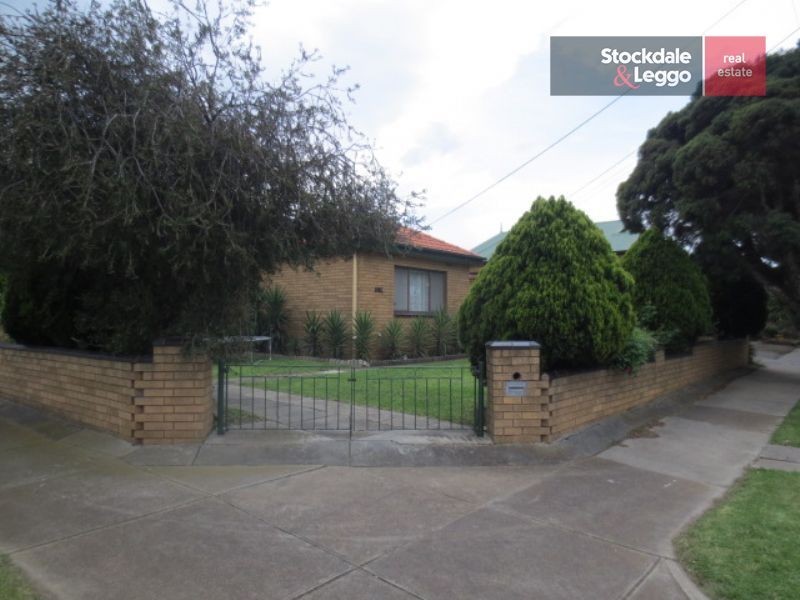 Rear/1 Melissa Street, Strathmore VIC 3041