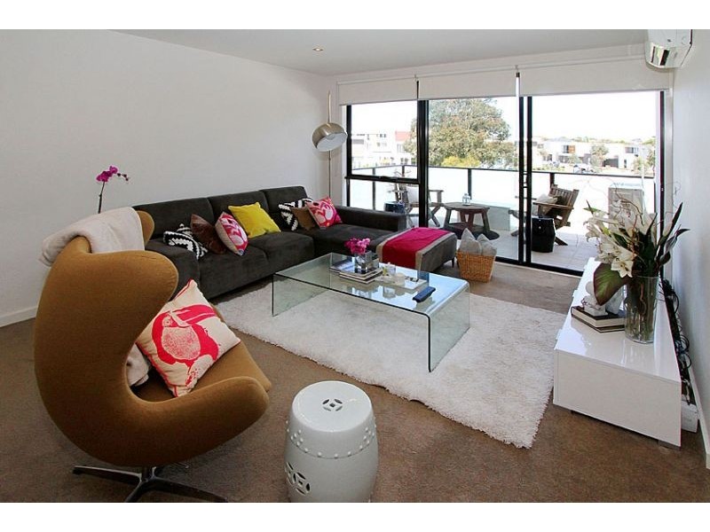 33/8 Crefden Street, Maidstone VIC 3012