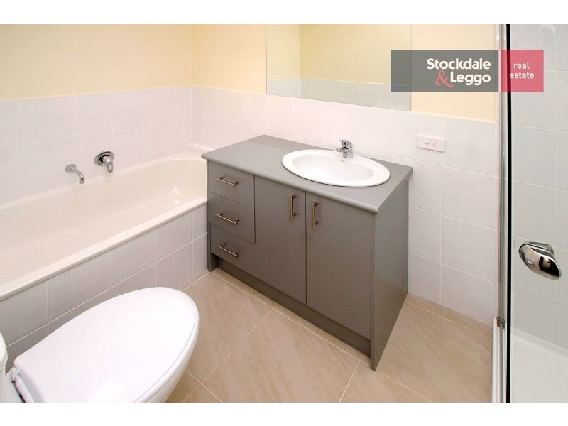 11/2 Scott Street, Essendon VIC 3040