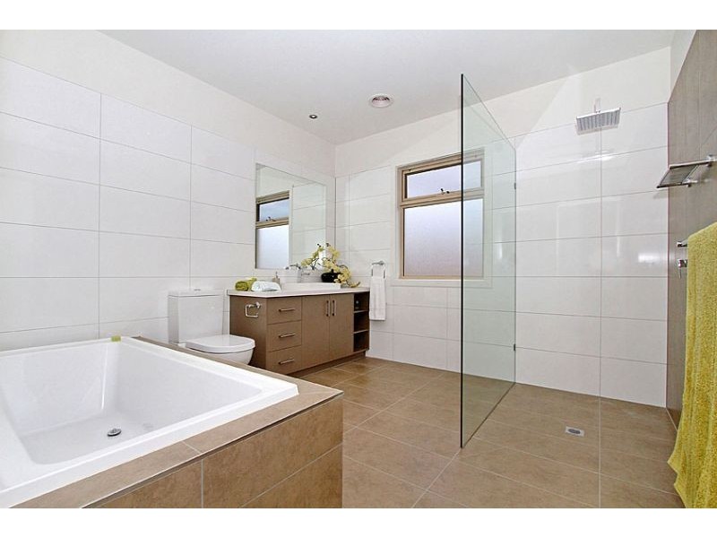 41 Kernan Street, Strathmore VIC 3041