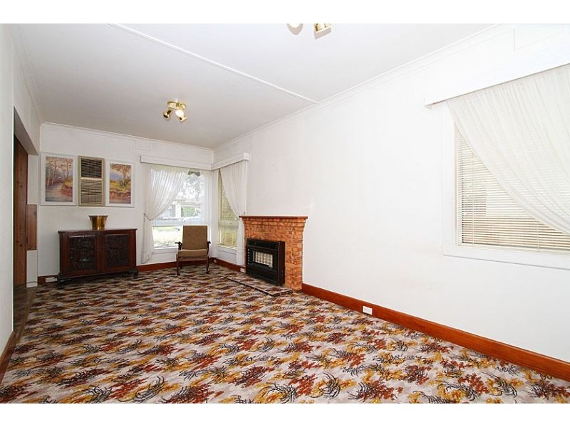 8 Madoline Street, Pascoe Vale VIC 3044