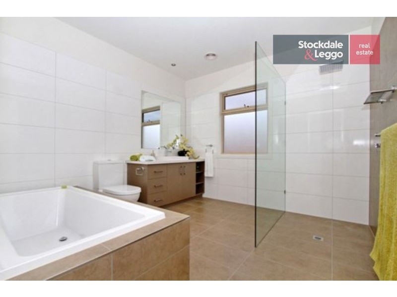 41 Kernan Street, Strathmore VIC 3041