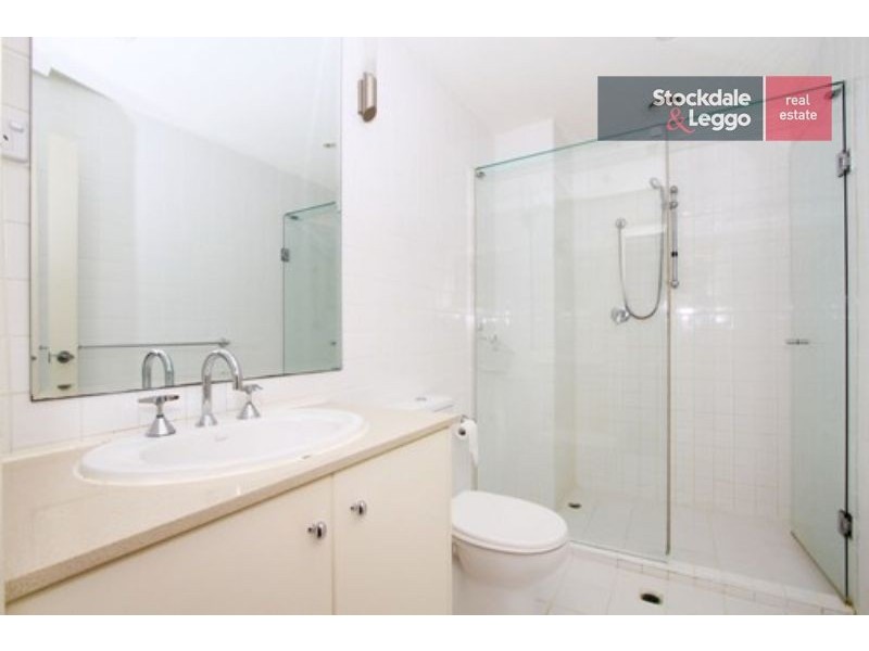 9/42 Napier Crescent, Essendon VIC 3040