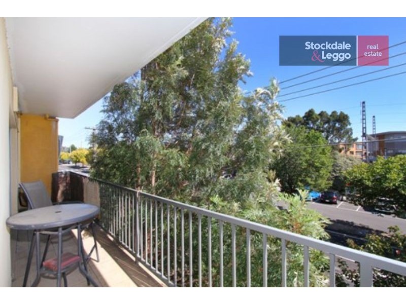 9/42 Napier Crescent, Essendon VIC 3040