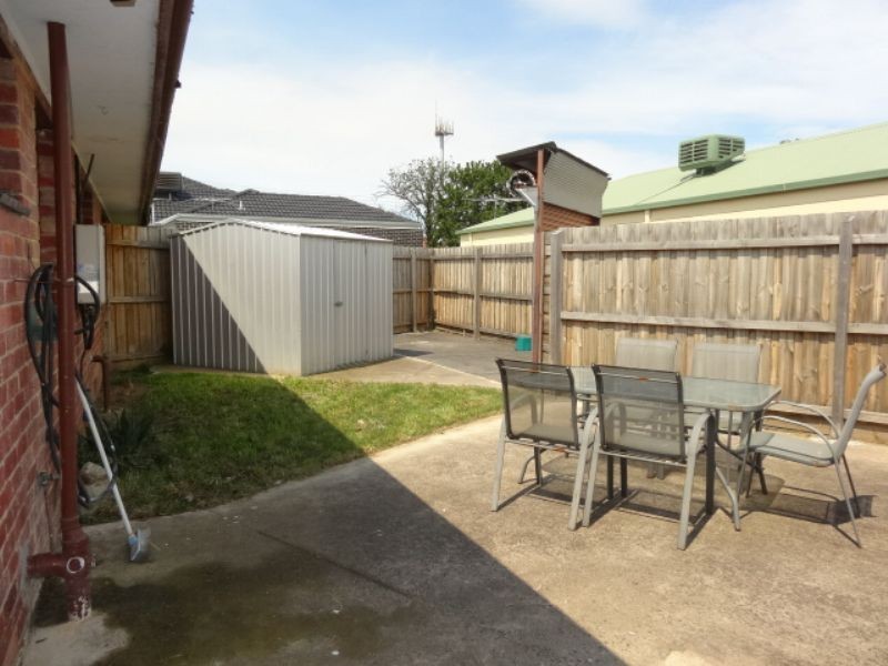 2/30 Banksia Grove, Tullamarine VIC 3043