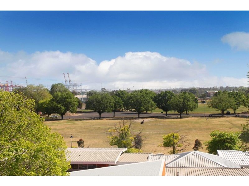 211/86 Altona Street, Kensington VIC 3031