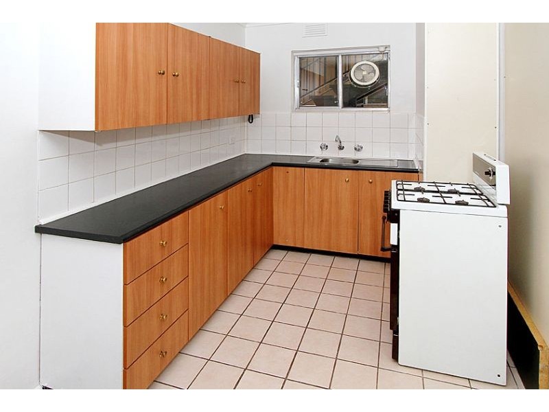 8/2 St Kinnord Street, Aberfeldie VIC 3040