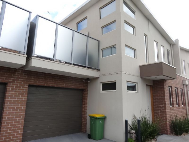 4/11 Churchill Avenue, Maidstone VIC 3012
