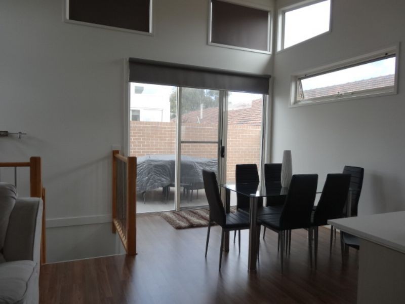 4/11 Churchill Avenue, Maidstone VIC 3012